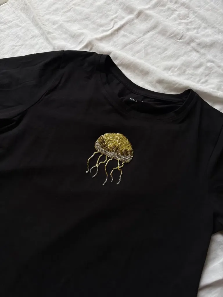 Jellyfish Beaded Tee (S, Regular)